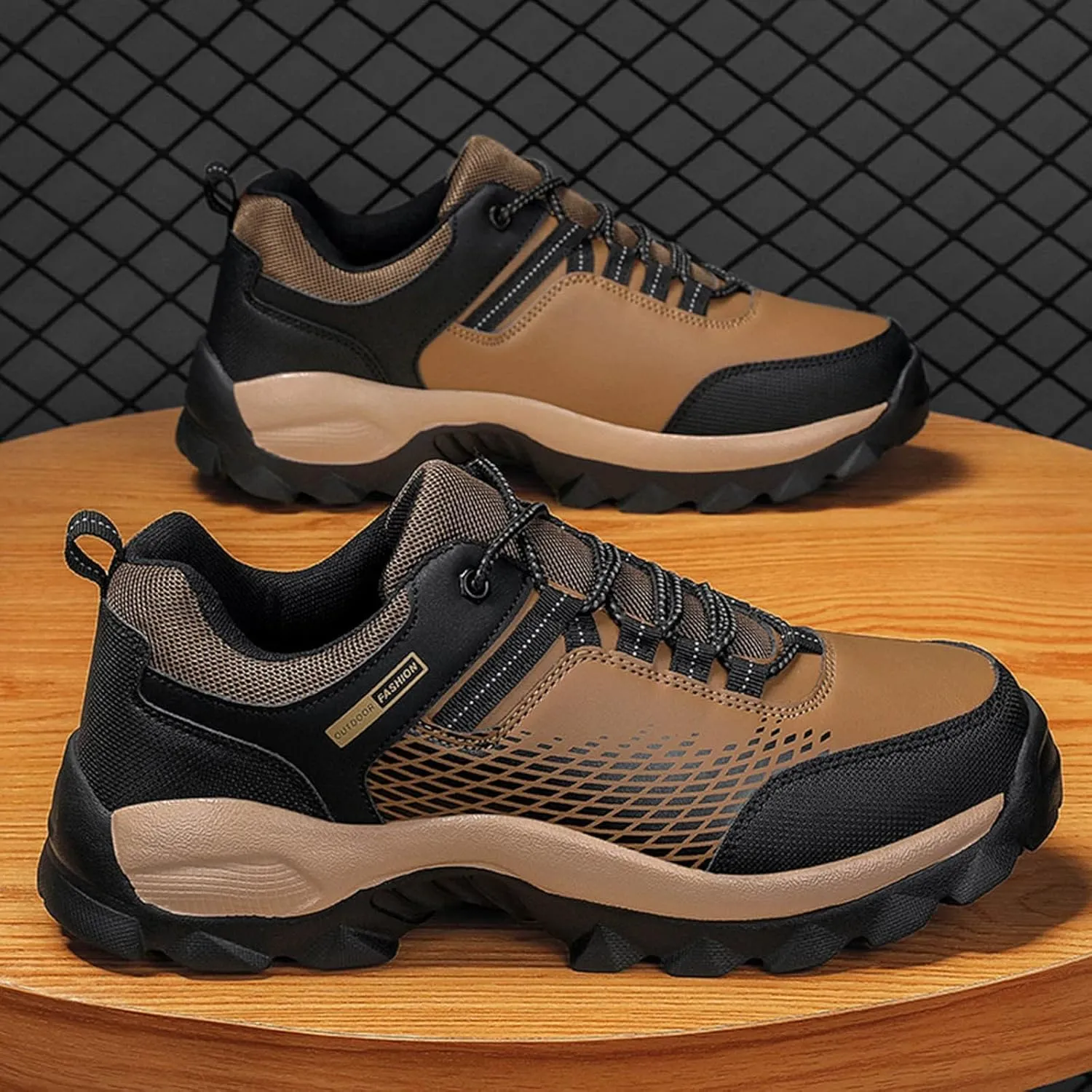 2022 Men's Outdoor Hiking Shoes Ultra Light Casual Sports Round Toe Comfortable Fashion Sports Sneaker Shelves for Men