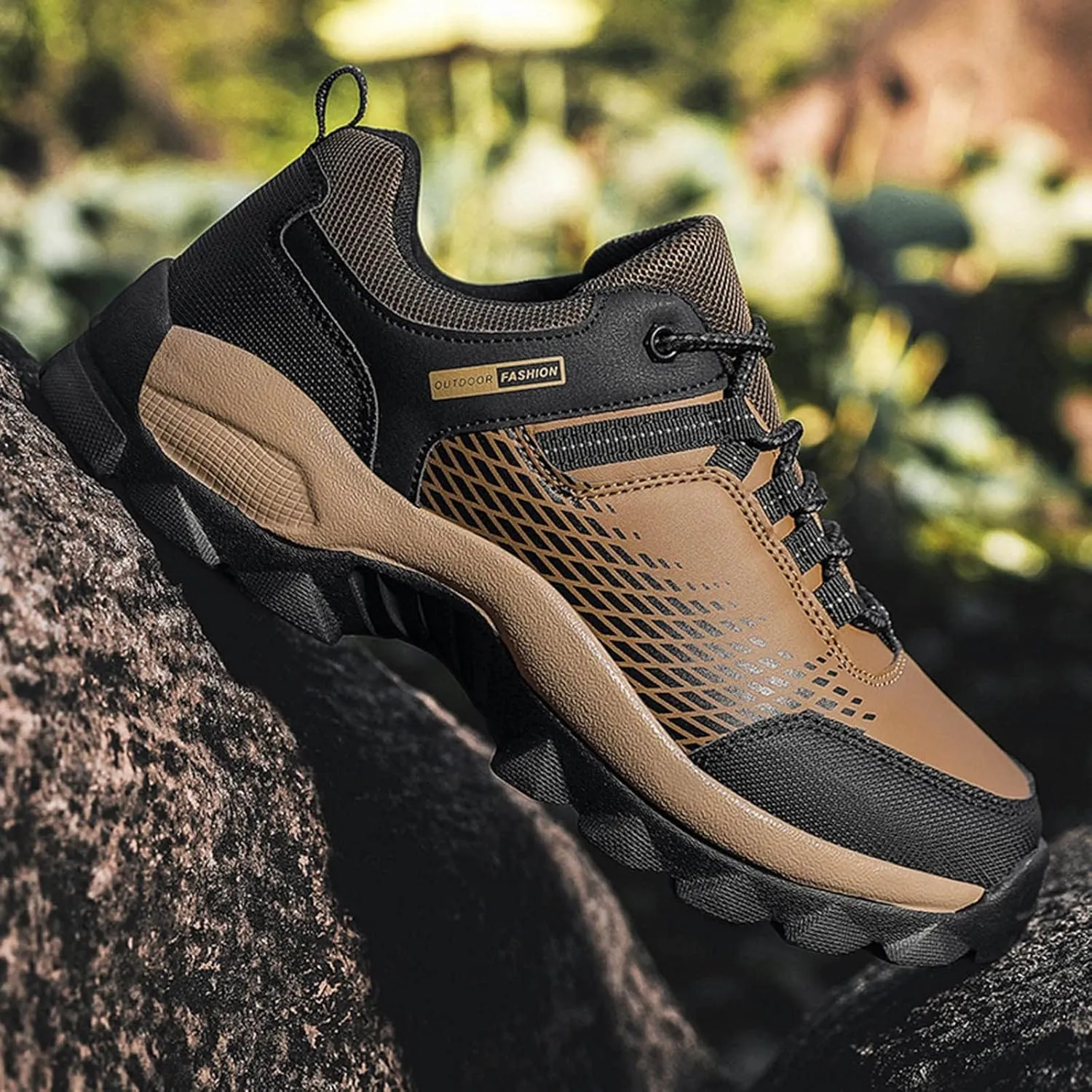 2022 Men's Outdoor Hiking Shoes Ultra Light Casual Sports Round Toe Comfortable Fashion Sports Sneaker Shelves for Men