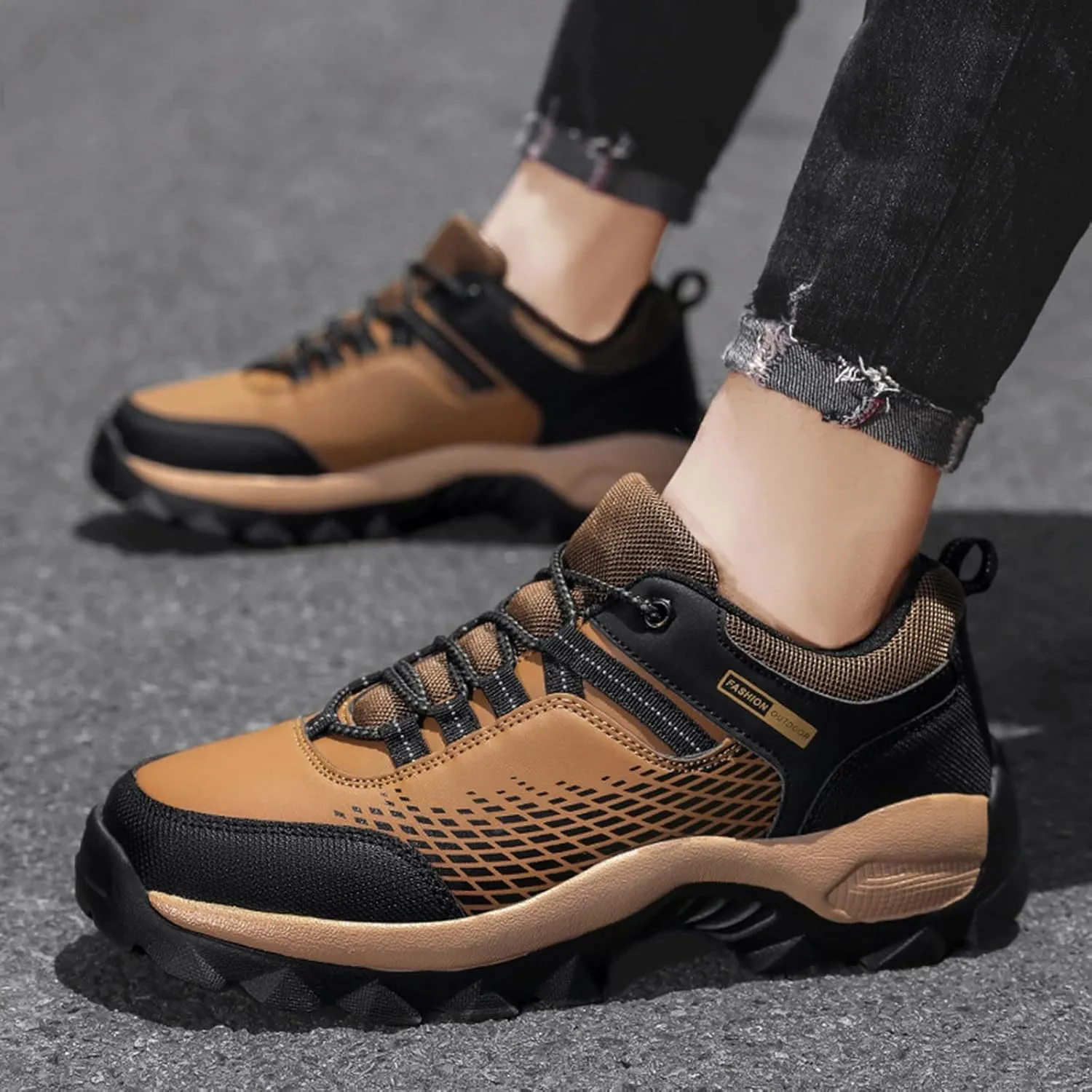 2022 Men's Outdoor Hiking Shoes Ultra Light Casual Sports Round Toe Comfortable Fashion Sports Sneaker Shelves for Men