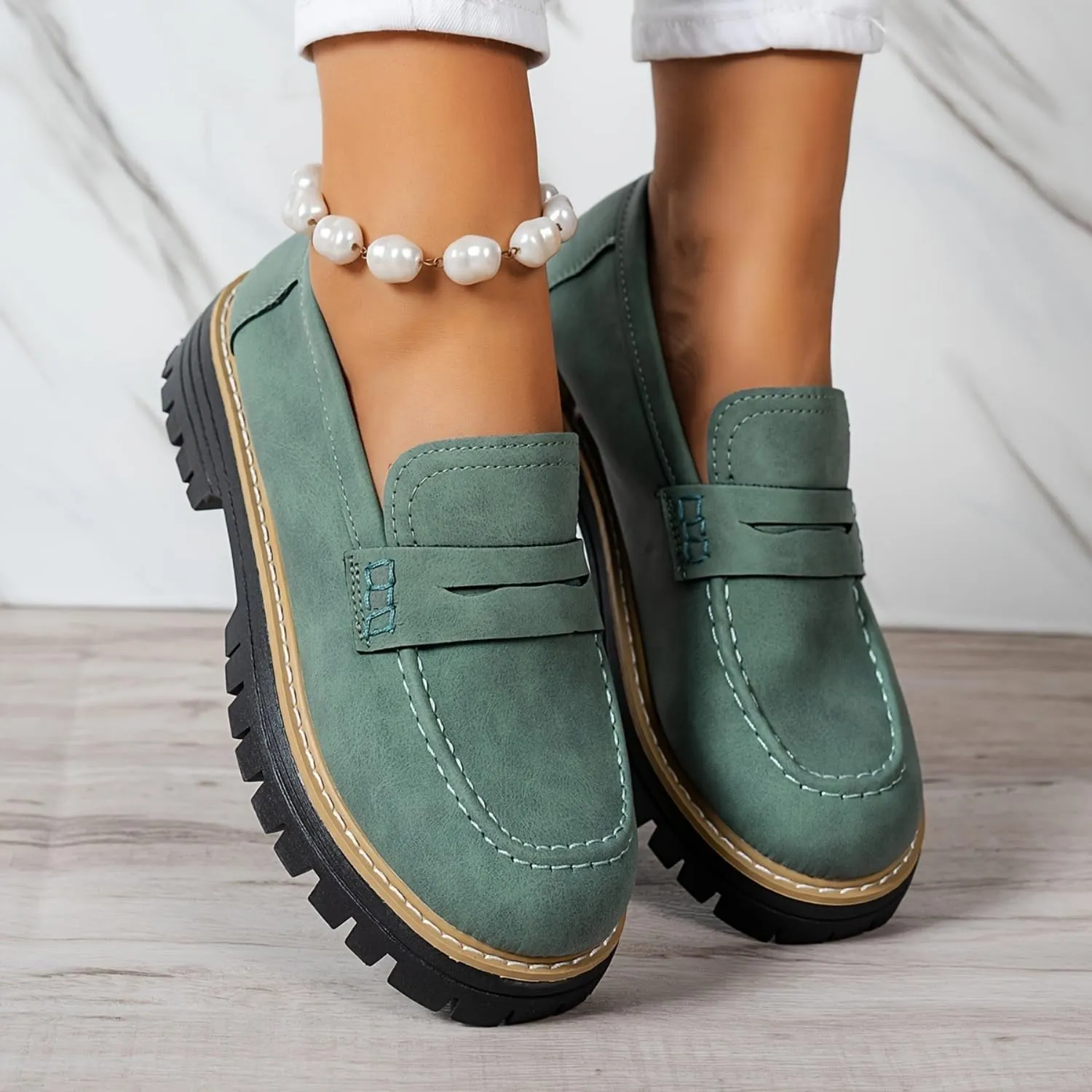 Bootara Loafers, 2025 New Women's Plus Size Casual Retro Suede Loafers with Chunky Heel Platform