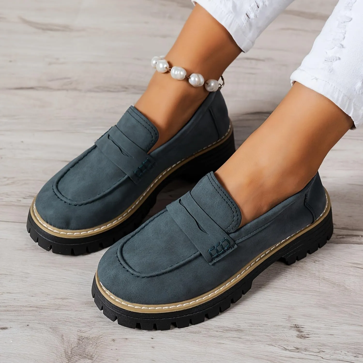 Bootara Loafers, 2025 New Women's Plus Size Casual Retro Suede Loafers with Chunky Heel Platform