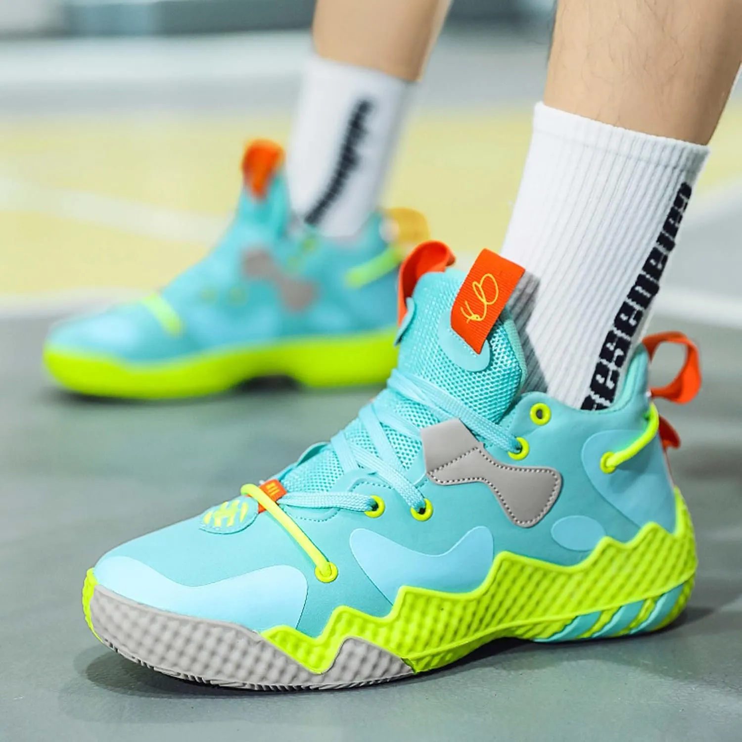 LAHTI Men's Basketball Shoes High Top Sports Shoes Fashionable and Versatile Casual Shoes Anti-Skid Shock-Absorbing Wear-Resistant Tennis Fitness and Running Shoes