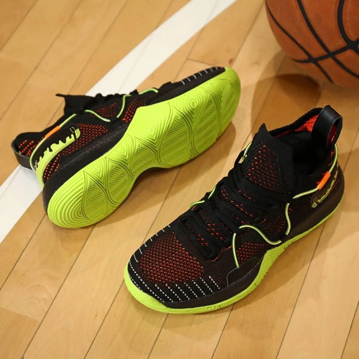 Men's Basketball Shoes with Fly Woven Mesh Breathable Straps Durable Sports Training Boots