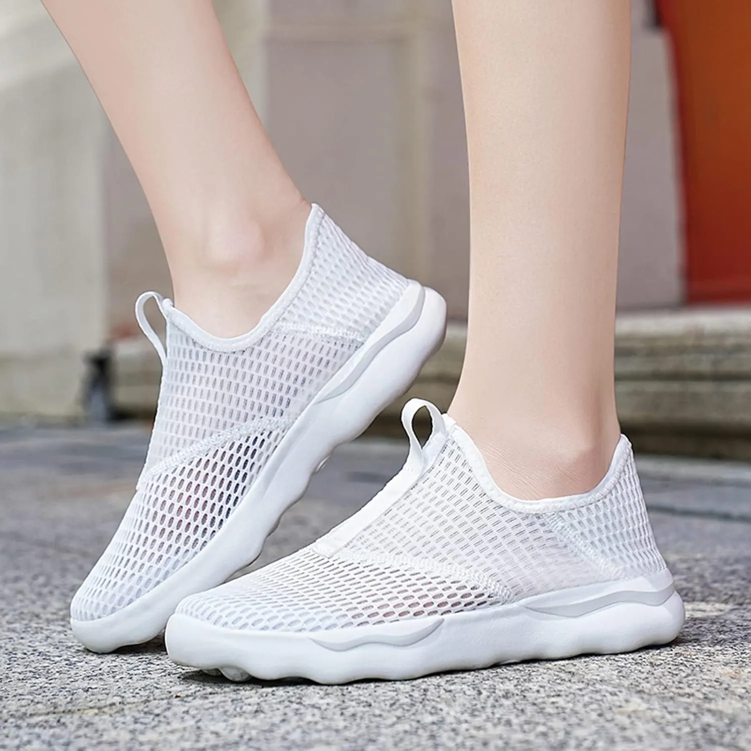 Men's Non Slip Walking Running Shoes Quick Drying Breathable Mesh Fashionable Ultra Lightweight Comfortable Athletic Sneakers for Gym Training & Casual Walking for Men Black Footwea