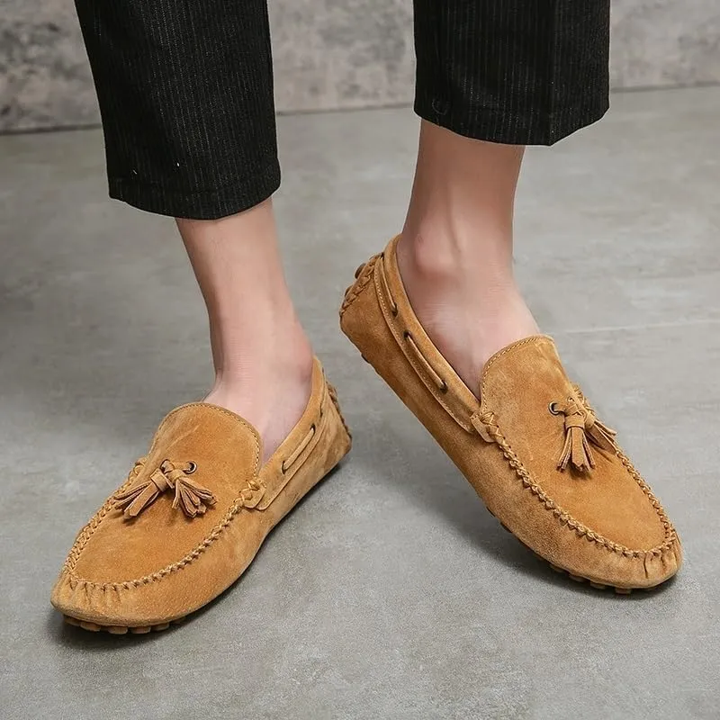 Men's Suede Loafers with Tassels - Solid Color Round Toe Driving Shoes, Comfortable Slip-Resistant Slip-Ons with Flat Heel for Outdoor Wear